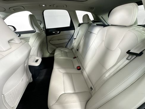 Used 2023 Volvo XC60 B5 Core w/ Protection Package Premier image 24