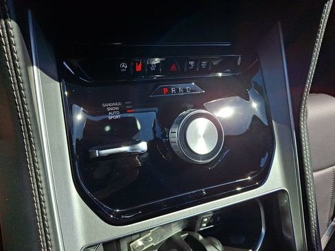 New 2026 Jeep Grand Wagoneer Limited AWD/4WD image 13