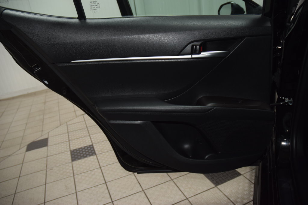 Used 2023 Toyota Camry SE w/ Cold Weather Package FWD image 44