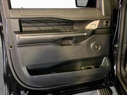 Used 2019 Ford Expedition Platinum AWD/4WD image 22