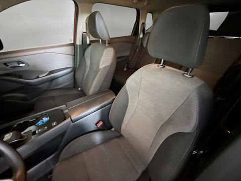 Used 2023 Nissan Rogue SV image 24