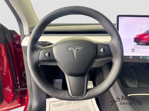 Used 2022 Tesla Model Y Performance AWD/4WD image 12