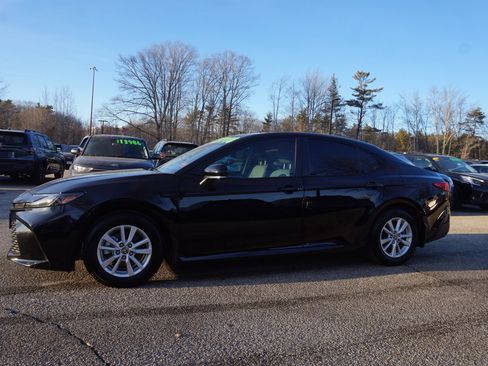 Used 2025 Toyota Camry LE image 8