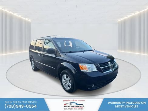 Used 2010 Dodge Grand Caravan SXT w/ Family Value Group FWD image 3