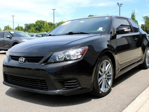Used 2013 Scion tC image 3