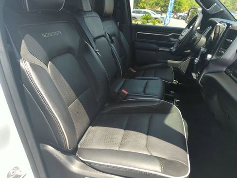 Used 2025 RAM 1500 Laramie AWD/4WD image 34