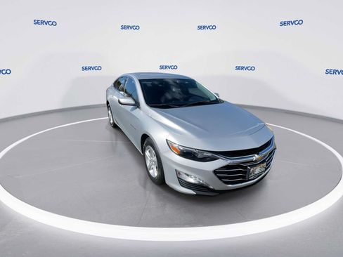 Used 2022 Chevrolet Malibu LT FWD image 2