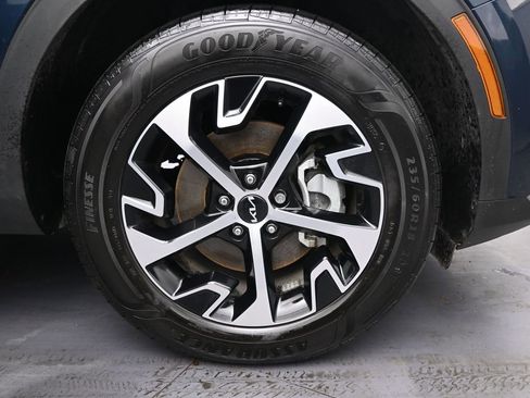 Used 2025 Kia Sportage EX image 36