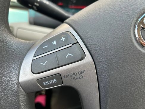 Used 2009 Toyota Camry LE FWD image 25