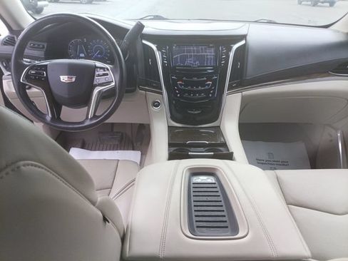Used 2020 Cadillac Escalade ESV Premium Luxury w/ LPO, Radiant Package AWD/4WD image 13
