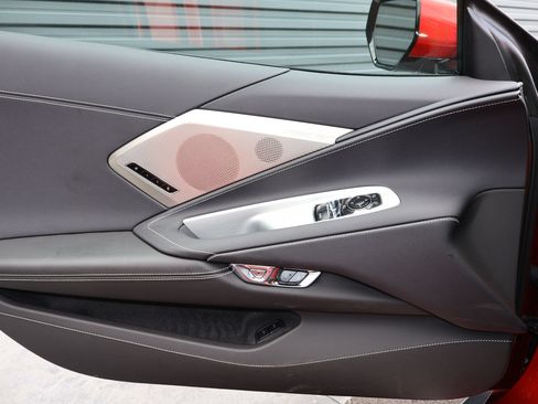 Used 2025 Chevrolet Corvette Z06 RWD image 10