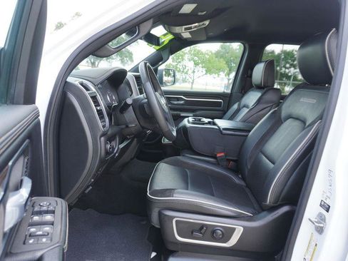 Used 2025 RAM 1500 Laramie AWD/4WD image 7