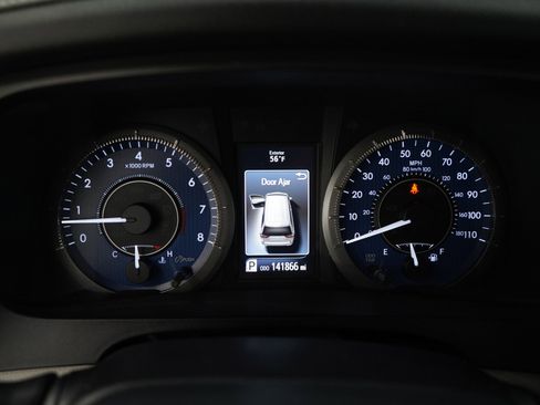 Used 2017 Toyota Sienna XLE w/ XLE Navigation Package image 21