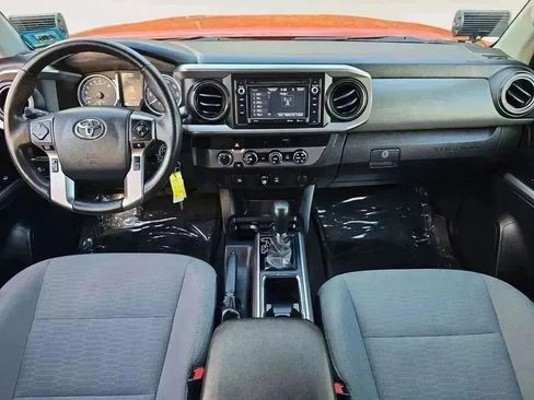 Used 2018 Toyota Tacoma SR5 image 10