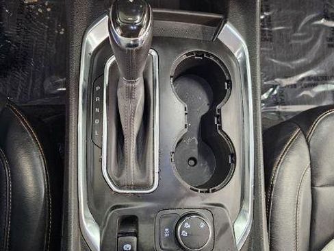 Used 2019 Chevrolet Traverse RS image 18