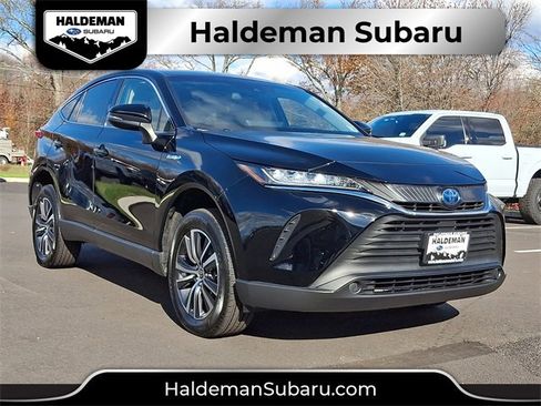 Used 2021 Toyota Venza LE image 1