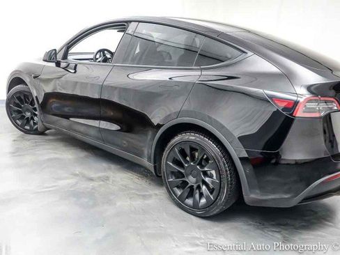 Used 2021 Tesla Model Y Long Range AWD/4WD image 10