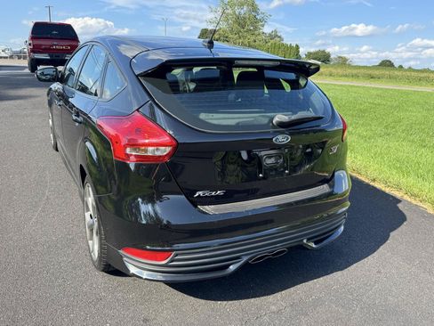 Used 2018 Ford Focus ST FWD image 4
