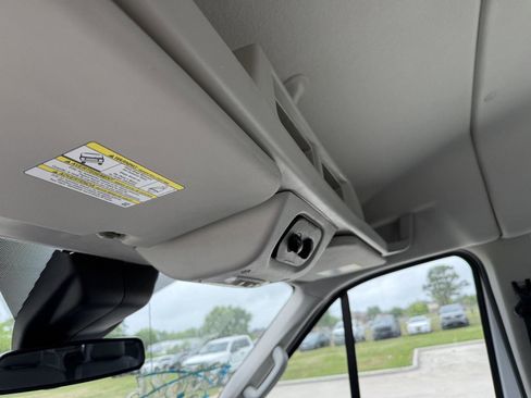 Used 2019 Ford Transit 350 XL image 9