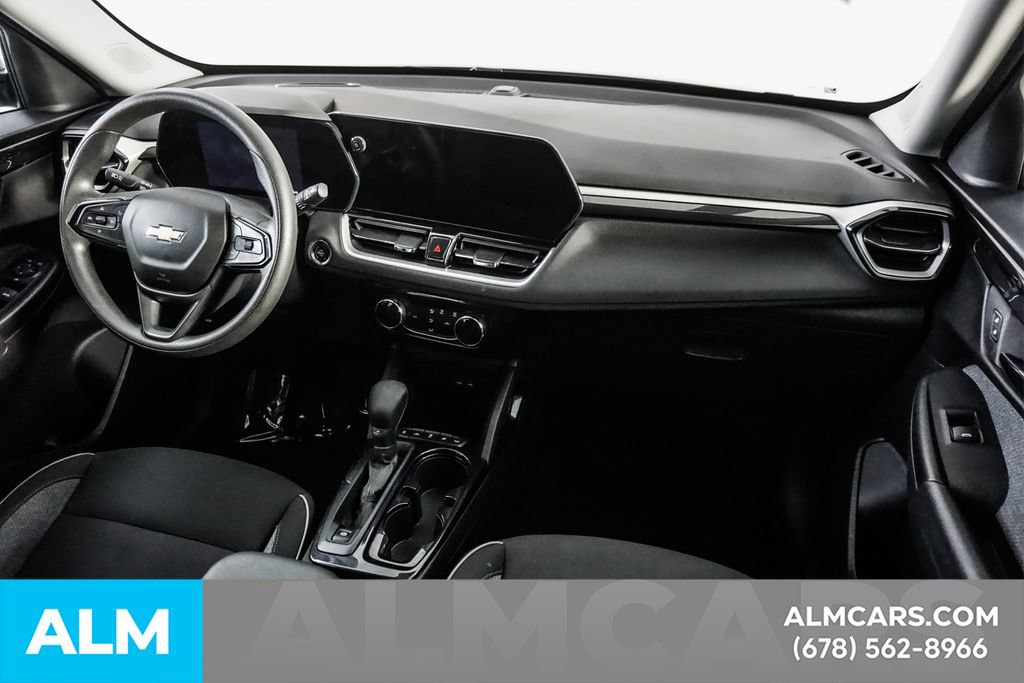 Used 2025 Chevrolet TrailBlazer LT AWD/4WD image 22