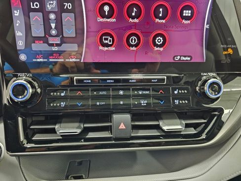 Used 2021 Toyota Highlander Limited image 20