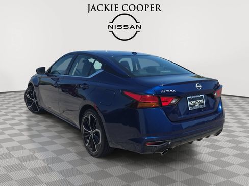 Used 2024 Nissan Altima 2.5 SR FWD image 7