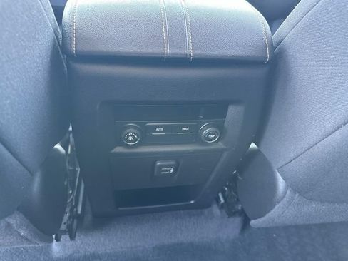 Used 2020 Chevrolet Traverse LT FWD image 22