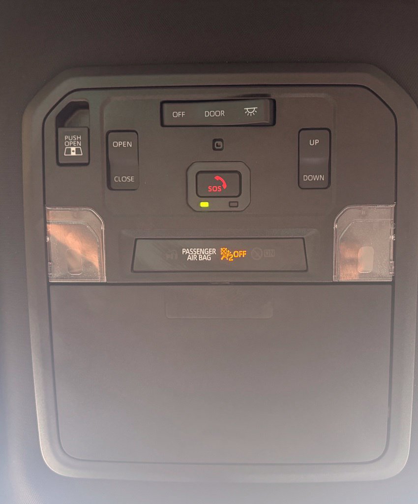 Used 2025 Toyota Tacoma Limited AWD/4WD image 24
