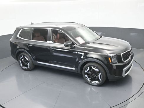 Used 2024 Kia Telluride EX w/ EX Captain's Chair Package FWD image 55