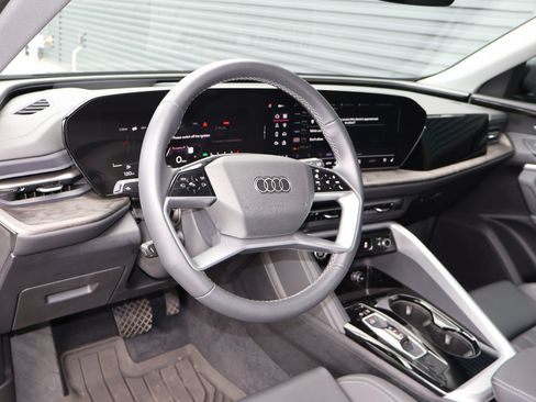 Used 2025 Audi Q5 Premium Plus AWD/4WD image 12