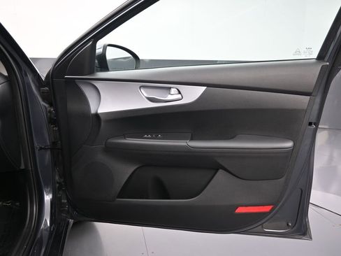 Used 2023 Kia Forte LXS image 29