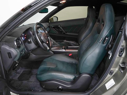 Used 2021 Nissan GT-R Premium AWD/4WD image 27