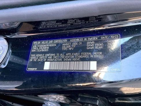 Certified 2024 Volvo V90 B6 Cross Country Plus w/ Climate Package image 36