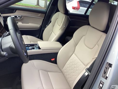 Used 2026 Volvo XC90 B6 Plus w/ Protection Package Premier AWD/4WD image 15