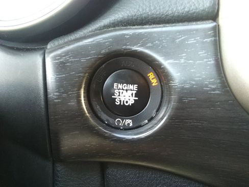 Used 2016 Jeep Grand Cherokee Laredo w/ Quick Order Package 23E image 16