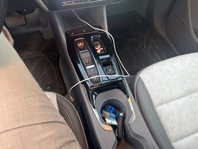 Used 2023 Chevrolet Bolt EUV Premier w/ Sun & Sound Package FWD image 8