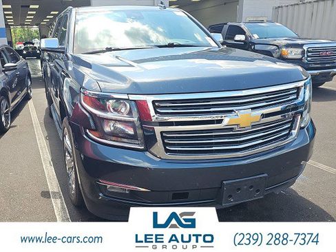 Used 2020 Chevrolet Suburban Premier AWD/4WD image 4