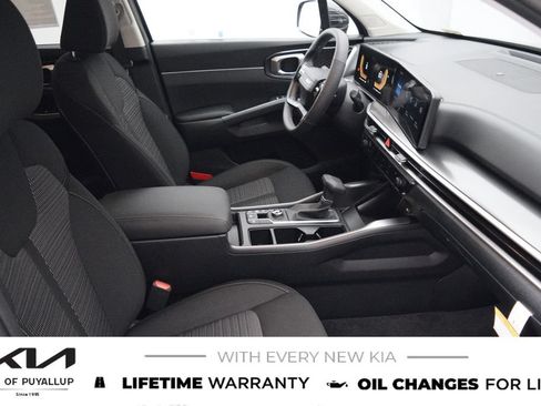 New 2026 Kia Sorento LX FWD image 16
