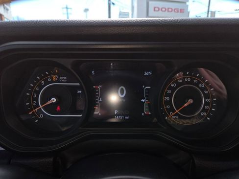 Used 2024 Jeep Gladiator Sport image 17