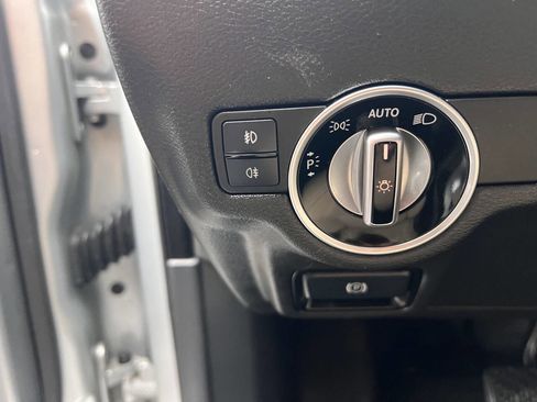 Used 2018 INFINITI QX30 Premium w/ Navigation Package image 25