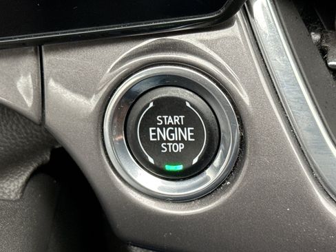 Used 2024 Chevrolet Trax ACTIV w/ Sunroof Package FWD image 21
