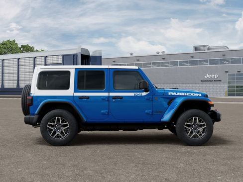 New 2026 Jeep Wrangler Unlimited Sahara w/ Whitecap Package AWD/4WD image 35