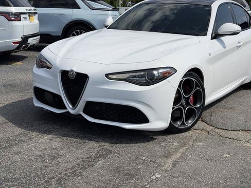 Used 2022 Alfa Romeo Giulia Ti w/ Active Assist Plus Package RWD image 4