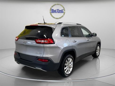 Used 2016 Jeep Cherokee Limited image 6