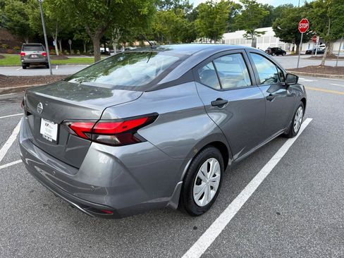 Used 2022 Nissan Versa S FWD image 5