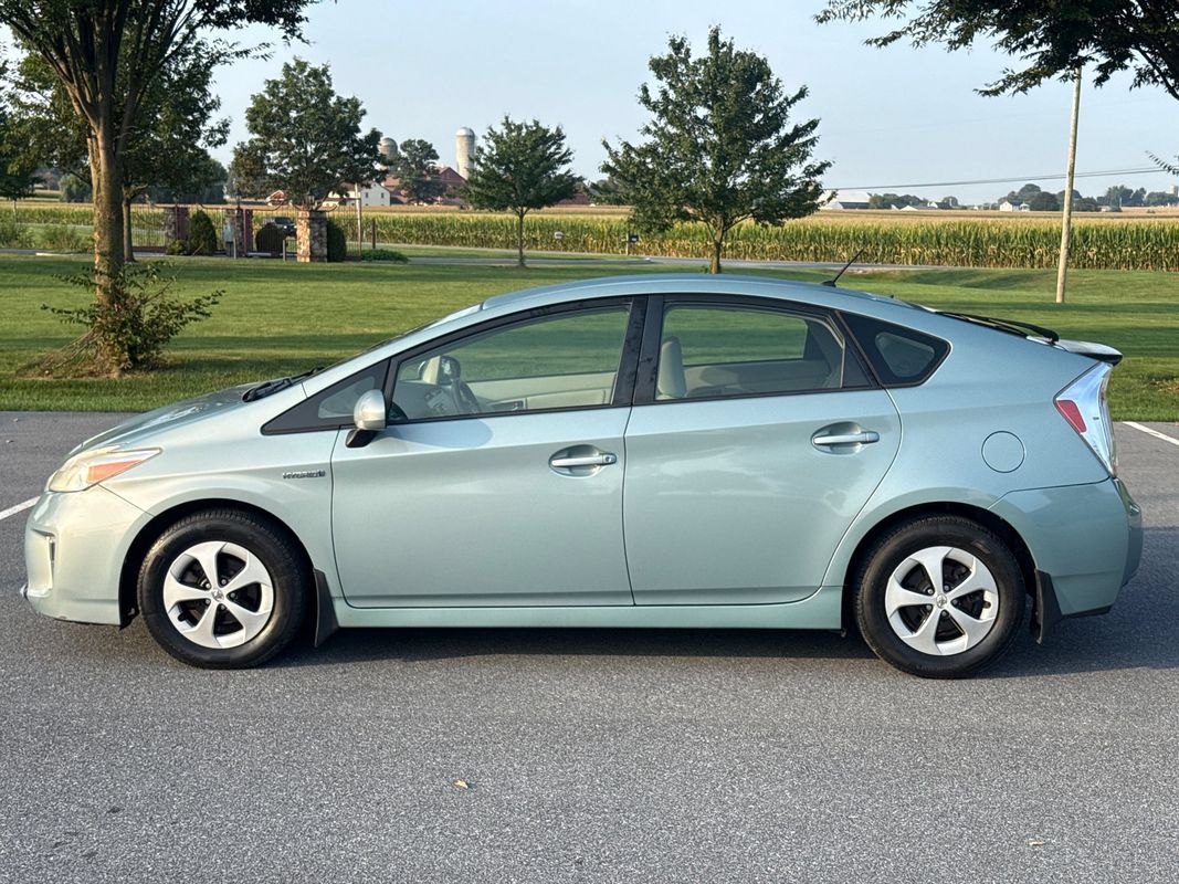 Used 2013 Toyota Prius Two FWD image 5
