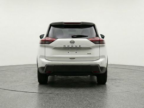 Used 2025 Nissan Rogue SV AWD/4WD image 7