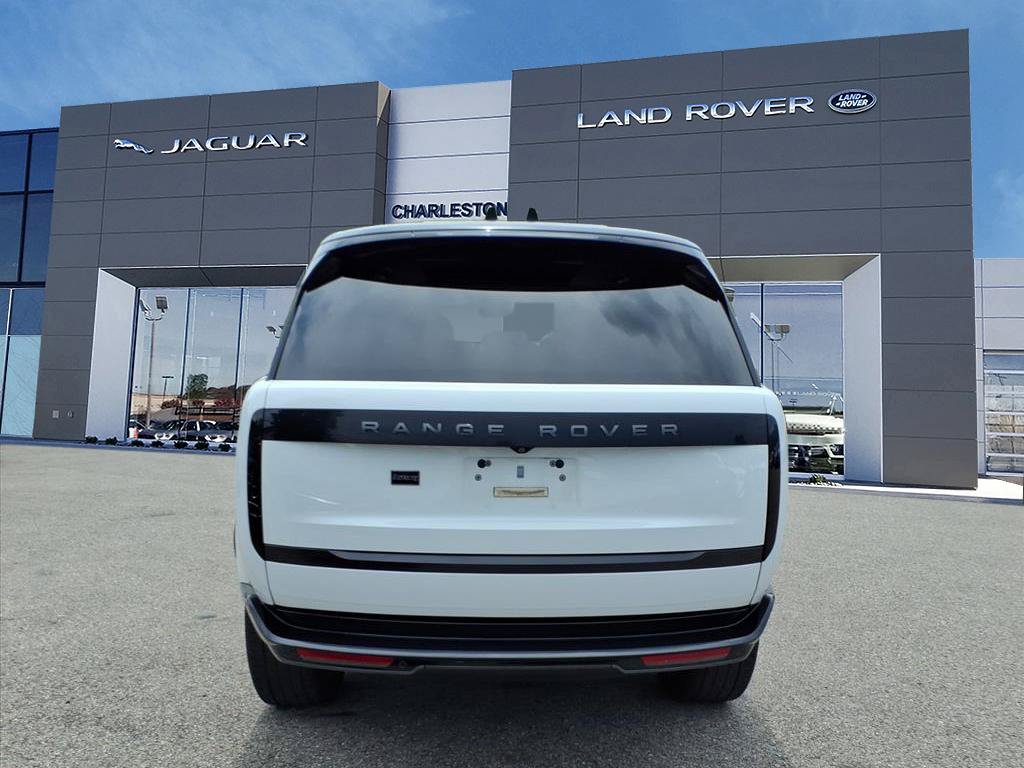 Used 2025 Land Rover Range Rover Long Wheelbase SE AWD/4WD image 4