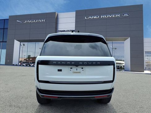 Used 2025 Land Rover Range Rover Long Wheelbase SE AWD/4WD image 4