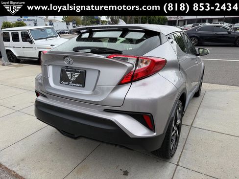 Used 2019 Toyota C-HR XLE FWD image 7